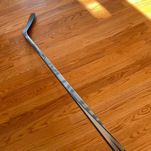 Intermediate Bauer Supreme UltraSonic Right Handed Hockey Stick P88 Pro Stock (New)