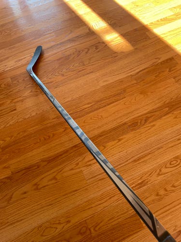 Intermediate Bauer Supreme UltraSonic Right Handed Hockey Stick P88 Pro Stock (New)