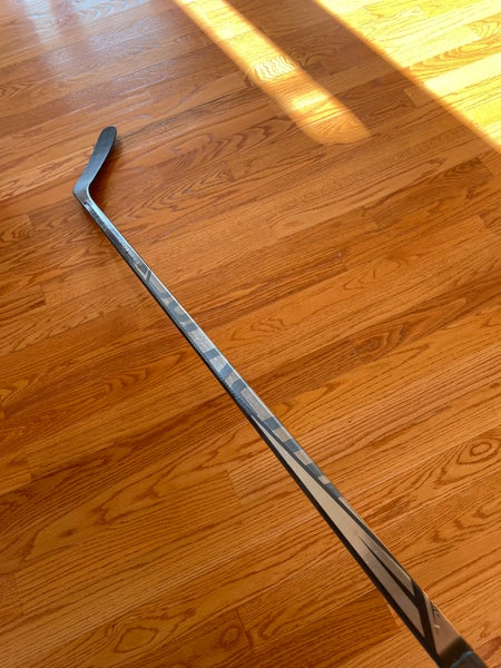Intermediate Bauer Supreme UltraSonic Right Handed Hockey Stick P88 Pro Stock (New)