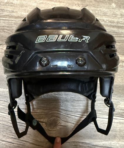 Medium Senior Bauer Re-Akt 95 Helmet (Used)