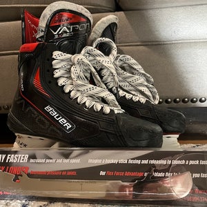 Bauer Vapor 3X Pro Hockey Skates Size 6.0 fit 2.  Brand new Bladetech’s included