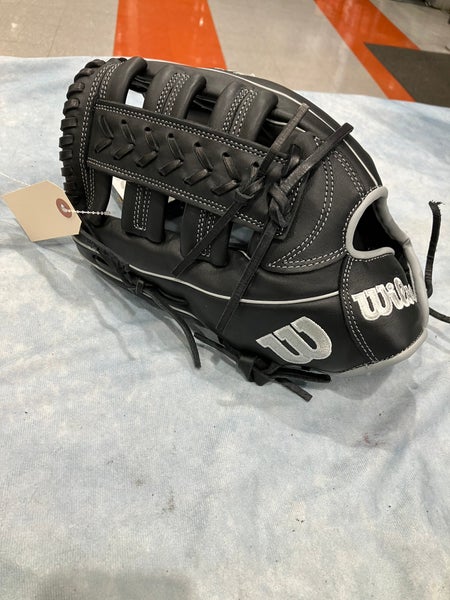 Black Wilson A900 RH Outfield Baseball Glove 12.25" (New)