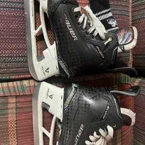2024 Bauer Supreme Shadow Hockey Skates Regular Width 8 (Used)