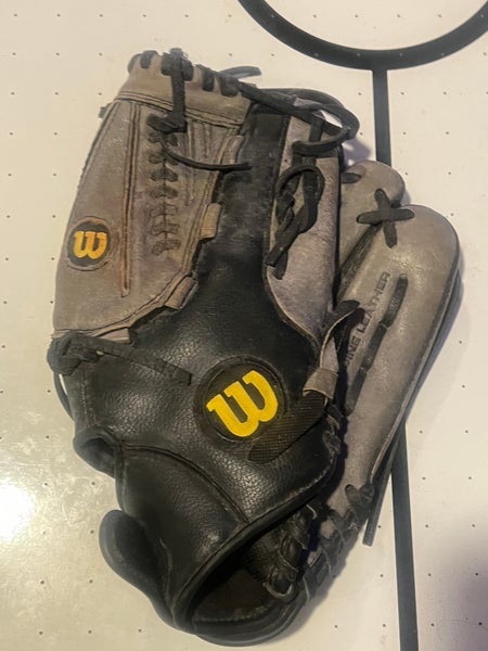 Wilson A360 RH Infield Baseball Glove 11" (Used)