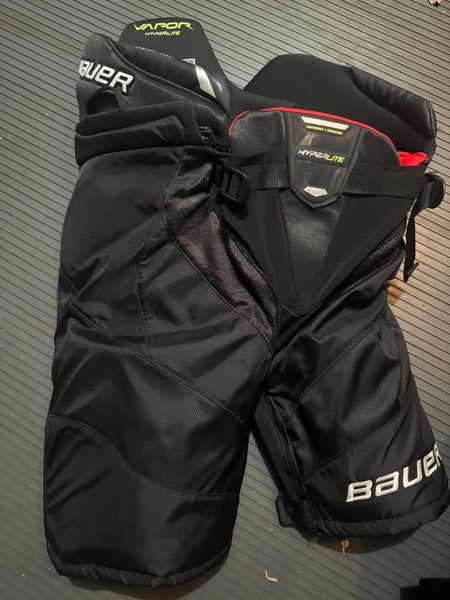 Intermediate Large Bauer Vapor Hyperlite Hockey Pants (Used)