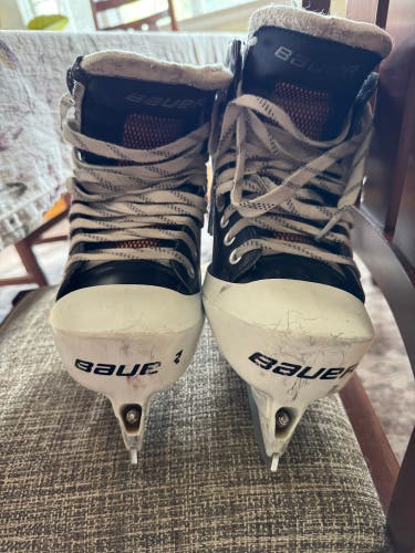 Bauer Hockey Goalie Skates 9 (Used)