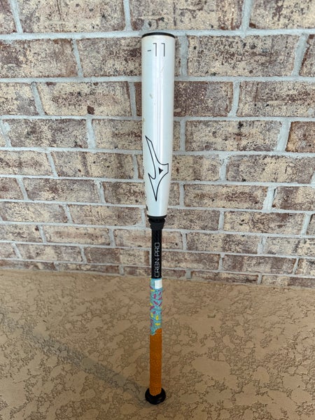 2025 Mizuno CRBN Pro Composite Bat (-11) 18 oz 29" (Used)