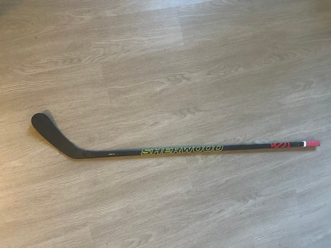 Junior Sher-Wood Rekker Right Handed Hockey Stick P92 (Used)