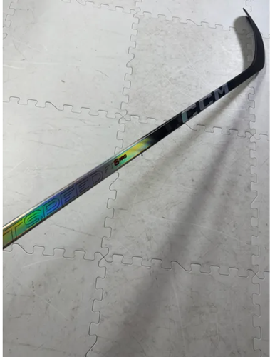 Single-Senior CCM JetSpeed FT8 Pro RH 75 FLex P29 Hockey Stick (New)