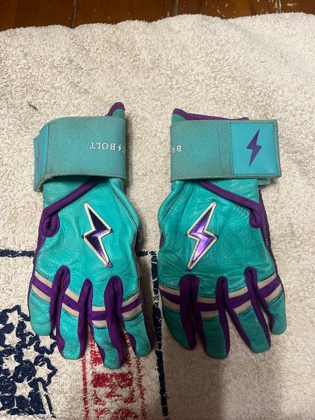 Bruce Bolt Youth Medium long cuff batting gloves (Used)