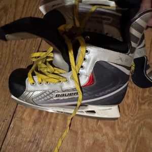 Bauer Vapor Hockey Skates Regular Width 11 (Used)
