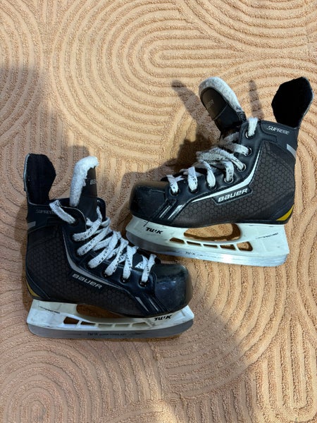 Youth Bauer Supreme One.4 Hockey Skates Regular Width 13 (Used)