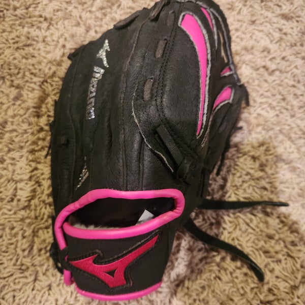Mizuno RH Finch Softball Glove 10" Nice Glove/Game Ready. Let's go T-Ball