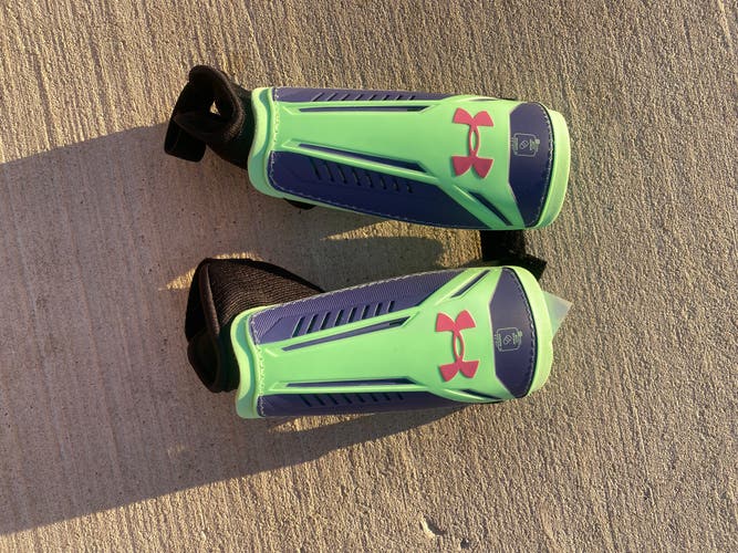 Unisex Medium Under Armour Shin Guards (New)