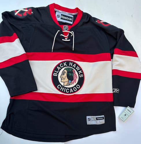 NWT Chicago Blackhawks  Jersey size L