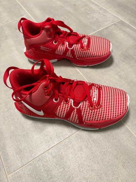 Men's Size M 9.5 (W 10.5) Nike lebron witness 7 Shoes (Used)