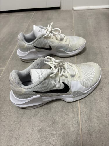 Men's Size M 9.0 (W 10.0) Nike Shoes (Used)