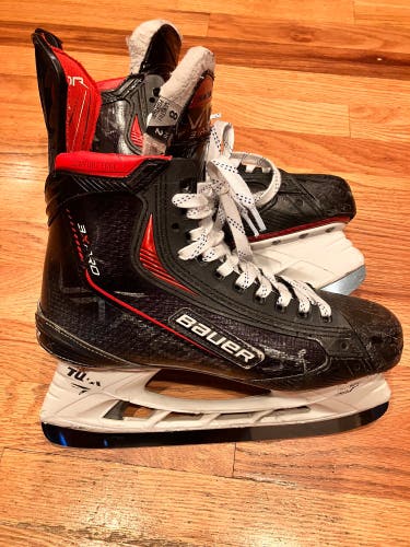 2021 Bauer Vapor 3X Pro Hockey Skates Regular Width 8 (Used)