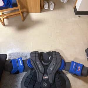 Large 2023 Vaughn V10 pro Goalie Chest Protector (Used)
