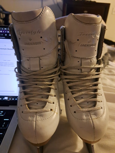 Jackson Ultima Figure Skates B Adult 4 (Used)