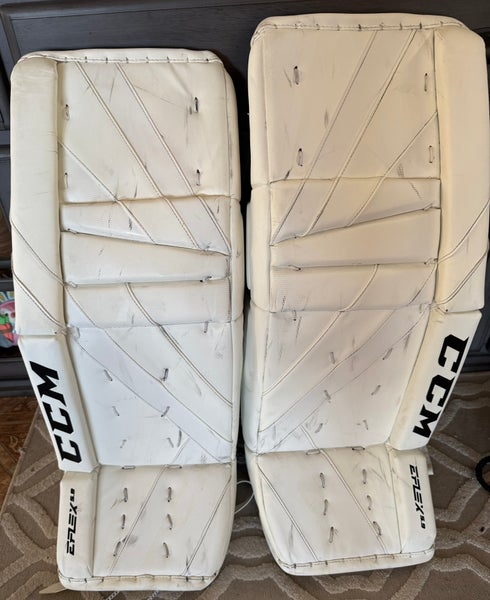 31" 2021 CCM Extreme Flex 5.9 Goalie Leg Pads (Used)