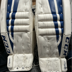 24" CCM Extreme Flex 760 Goalie Leg Pads (Used)
