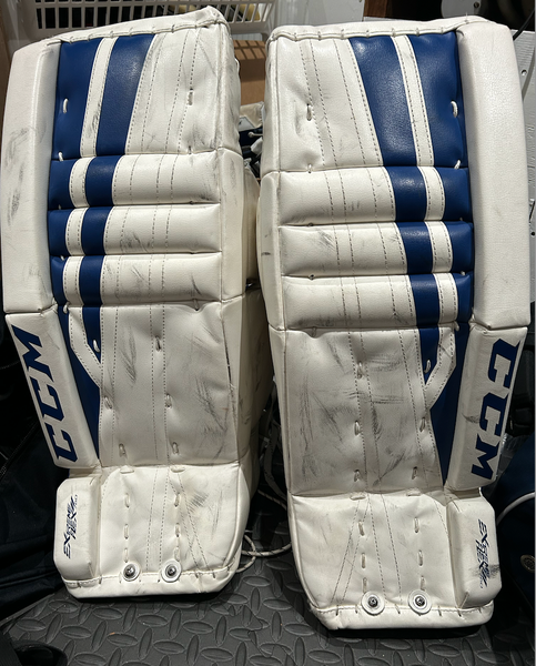 24" CCM Extreme Flex 760 Goalie Leg Pads (Used)