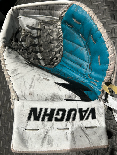 Vaughn Ventus SLR2 ST Pro Carbon Regular Pro Stock (Used) Sharks Colors