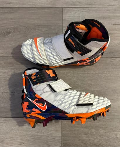 Men's Size M 9.5 (W 10.5) Nike Force Savage Elite 2 High Top Molded Cleats (Used)