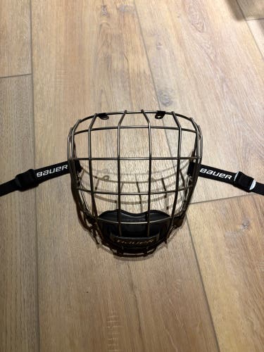 Medium Bauer Re-Akt Cage Full Cage (Used)