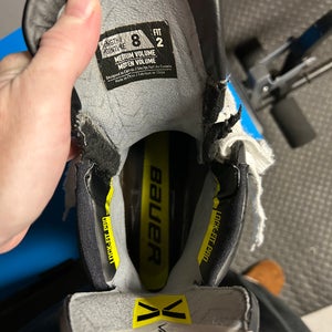 Bauer Vapor Hyperlite 2 Hockey Skates 8 (Used)