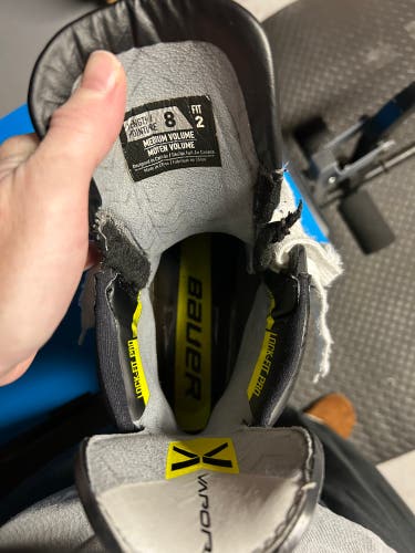 Bauer Vapor Hyperlite 2 Hockey Skates 8 (Used)