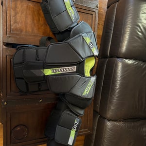 Small / Medium Warrior RITUAL X4 E Goalie Chest Protector (Used)