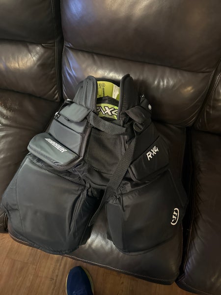 Intermediate Small Warrior Ritual X4 E Hockey Goalie Pants (New)