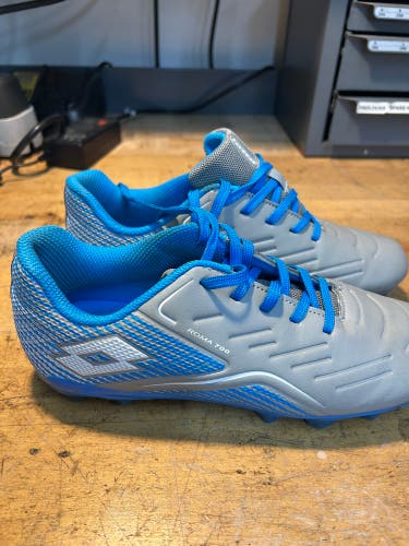 Blue Kids 3.5Y (Big Kids / Youth) Lotto Molded Cleats Cleats (Used)