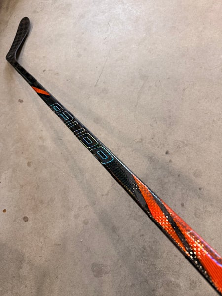 77 Flex P28 Senior Bauer Tracer Right Hand Hockey Stick Pro Stock (Used)