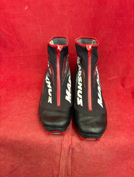 Size 11.5 Cross Country Ski Boots (Used)