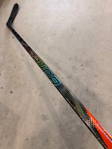 95 Flex P28 Senior Bauer Tracer Right Hand Hockey Stick Pro Stock (Used)