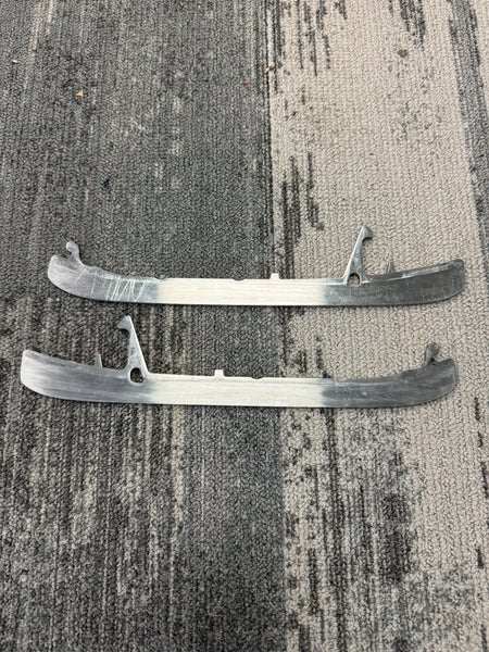 True Shift Holders, Runners, & Replacement Steel Blades 230 mm (Used)