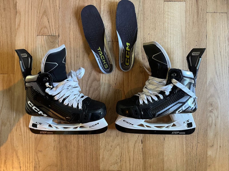 CCM AS-V Pro Hockey Skates Wide Width 8 (Used)