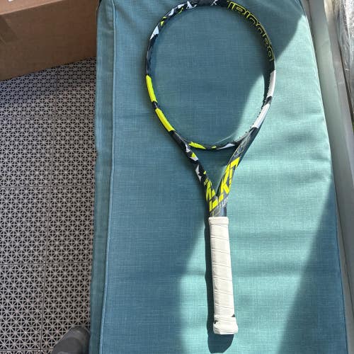 New Babolat Pure Aero Lite 4 1/4 Grip 9.5oz 270g