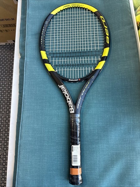 New BABOLAT AEROTOUR PRO LIMITED (4 3/8) 97”. 18x20. 11.7oz Original Pure Aero