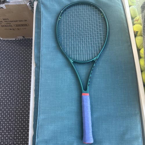 Wilson Blade Prostock 98 v9 Kblade Mold 18x20 4 3/8 Very Good Conditon.