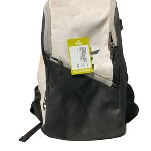 Used Easton WHT BACKPACK BB/SB Player Backpack White 11834-S000042632