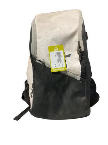 Used Easton WHT BACKPACK BB/SB Player Backpack White 11834-S000042632