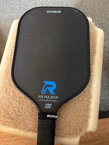 Black Ronbus R3 Pulsar Pickleball Paddle (Used)