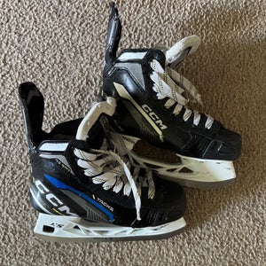 CCM Tacks AS-580 Size 2.5-3.5 Regular Width Skates