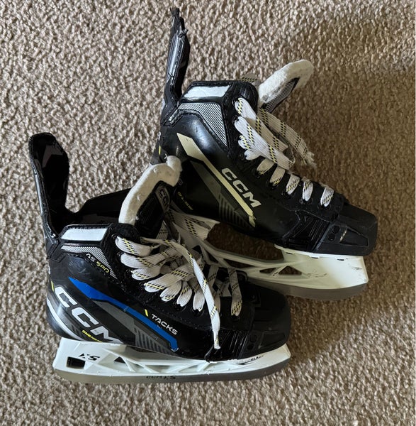 CCM Tacks AS-580 Size 2.5-3.5 Regular Width Skates