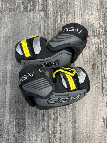 Junior Large CCM Tacks AS-V Elbow Pads (Used)