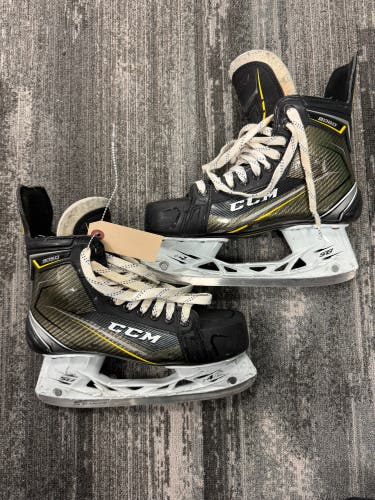 Senior CCM Tacks 9060 Hockey Skates 8 (Used)